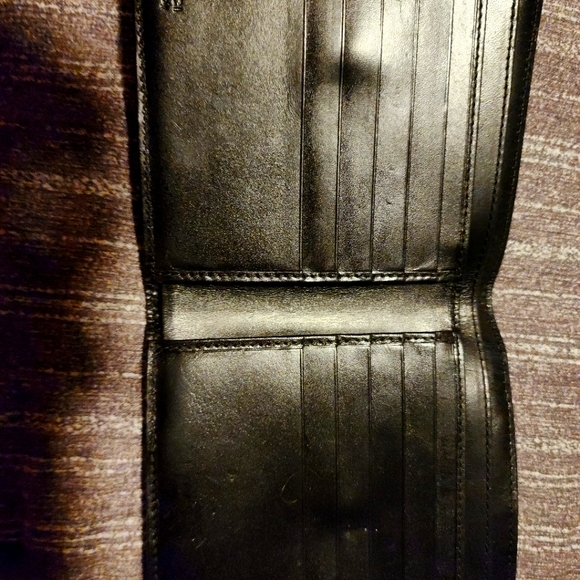 Authentic GUCCI - Suede and Leather Bi-Fold Wallet - Picture 6 of 14